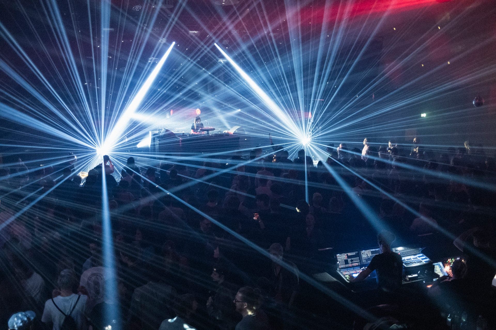 Elevate Festival 2027: Clubnächte im Berg, Debatten am Tag