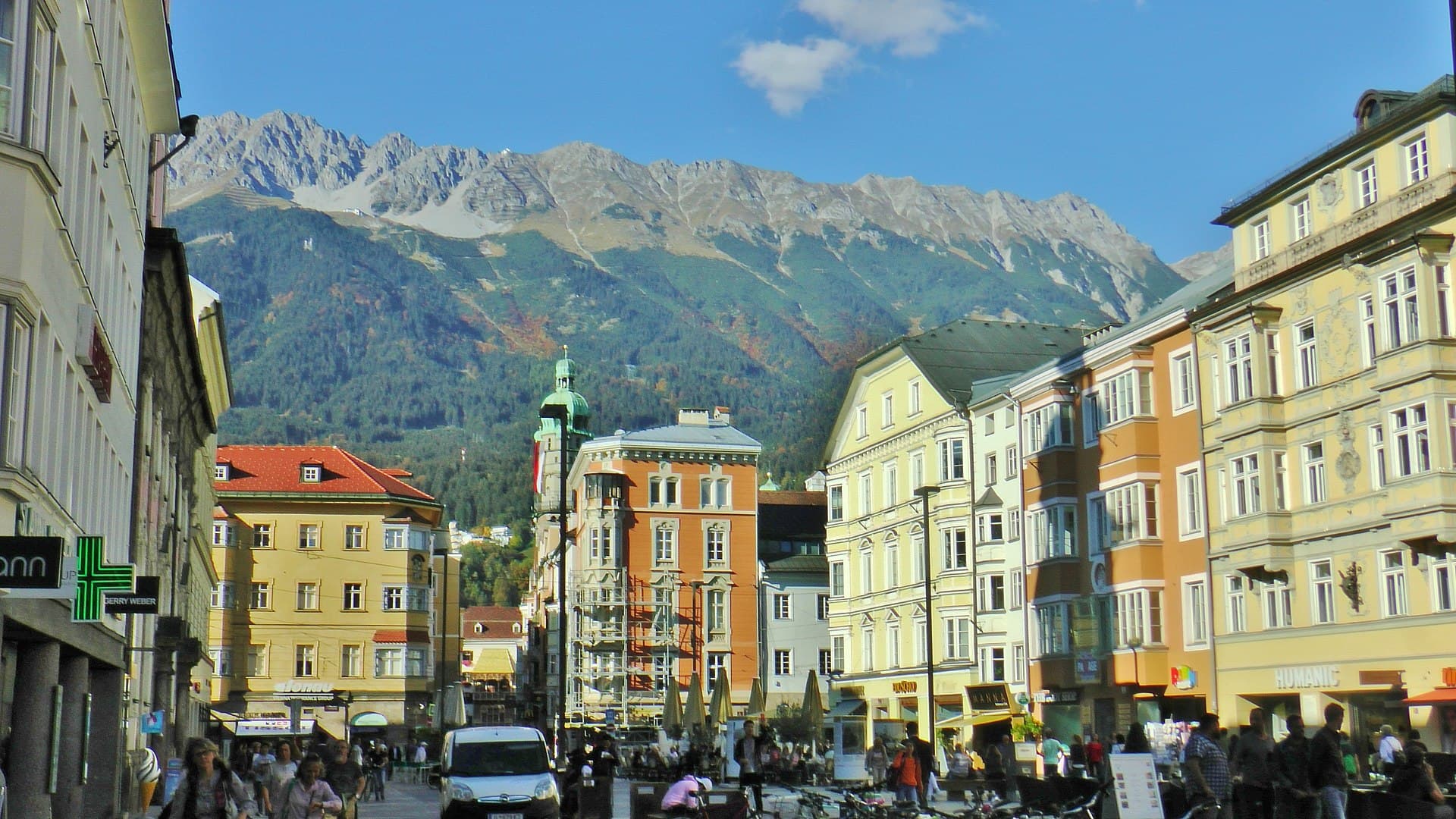Übernachten in Innsbruck: Hotels für Bergblick, Konzerte und Bergsilvester