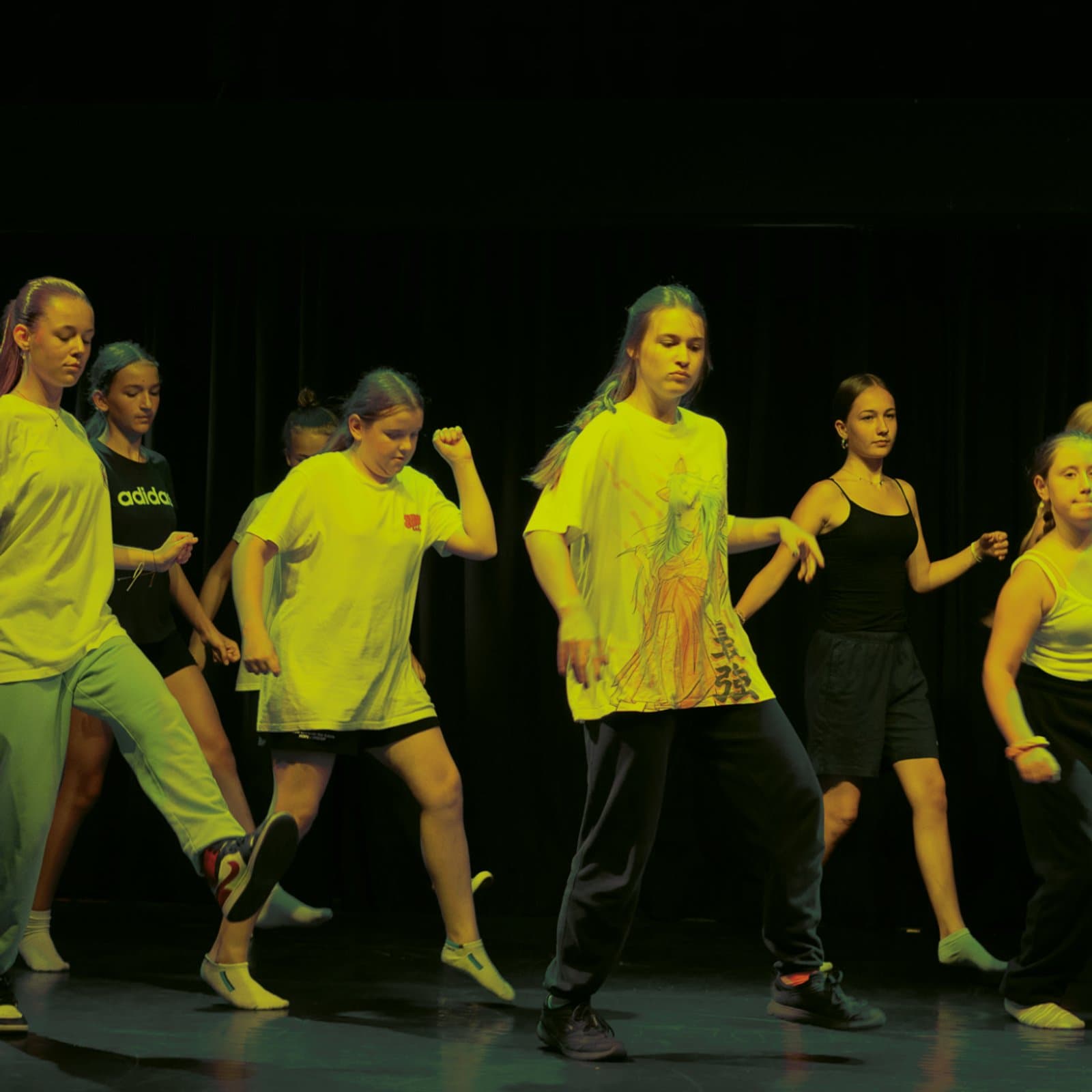 11-16 J HIP HOP & BREAKIN' BIG STARS