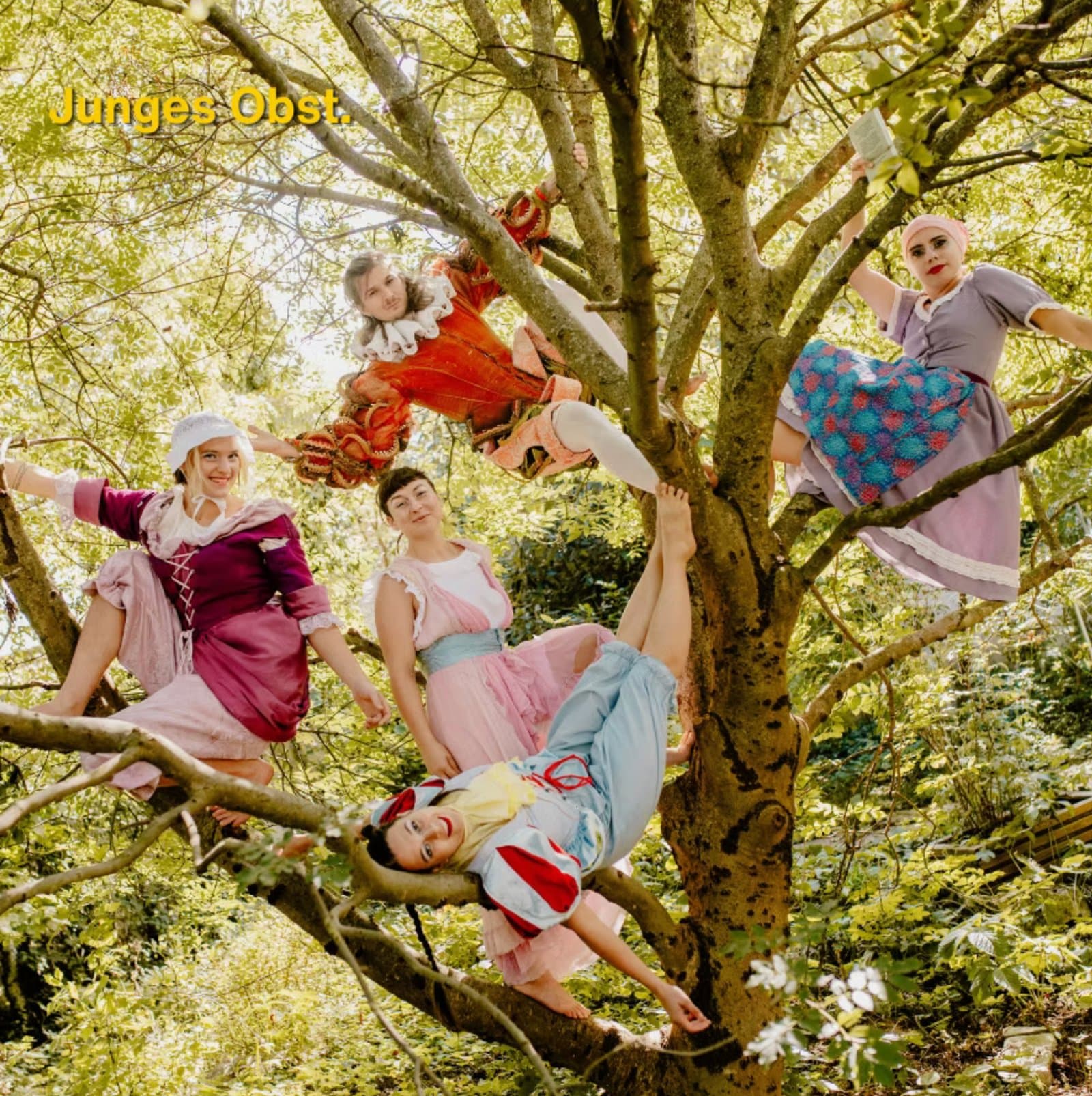 JUNGES OBST: FAIR TALES by Circle Collective