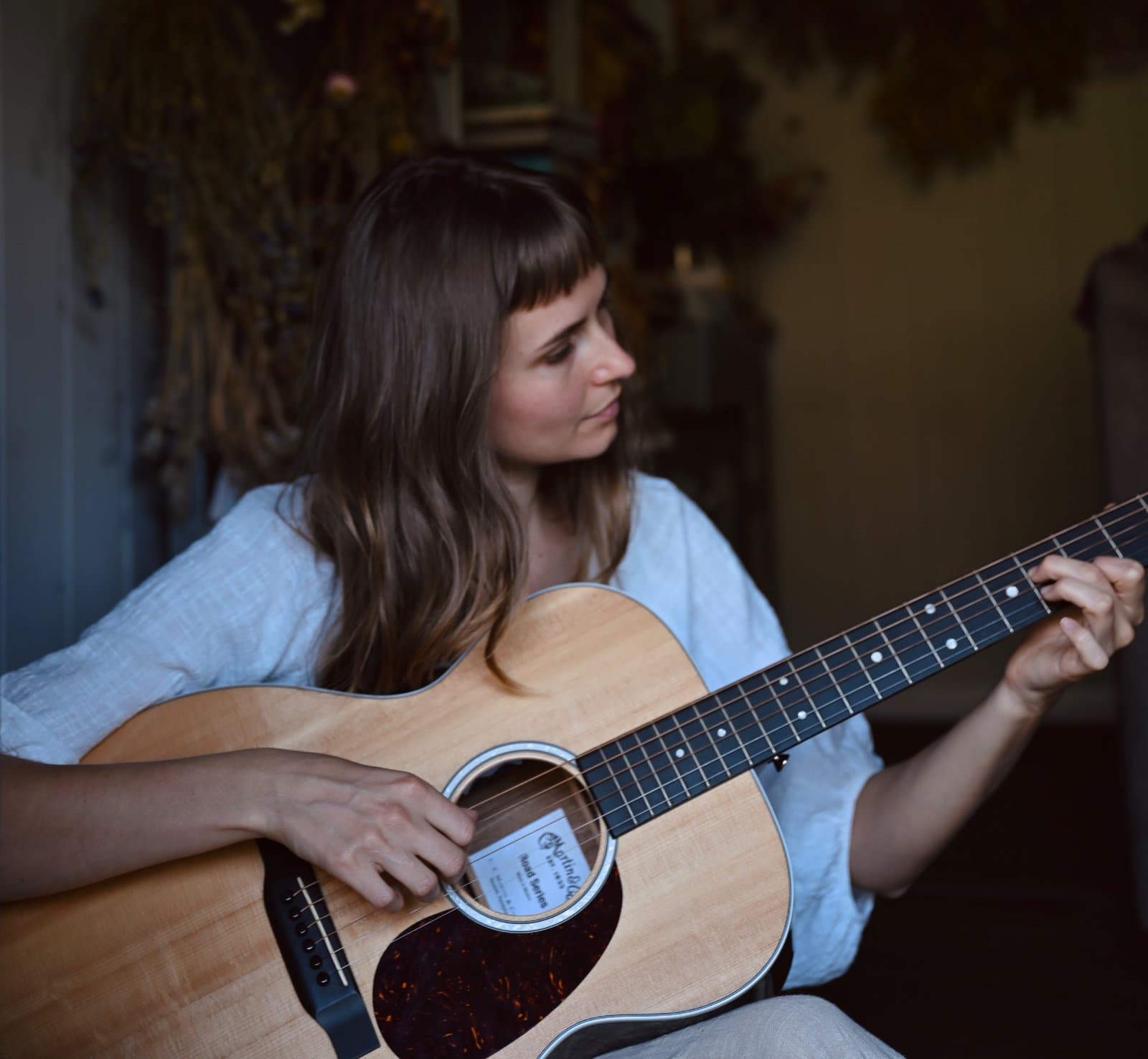 Open Mic Summer Session • Special Guest: Isabel Rumble 