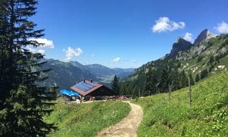 Zünftiger Frühschoppen auf der Schneetalalm
