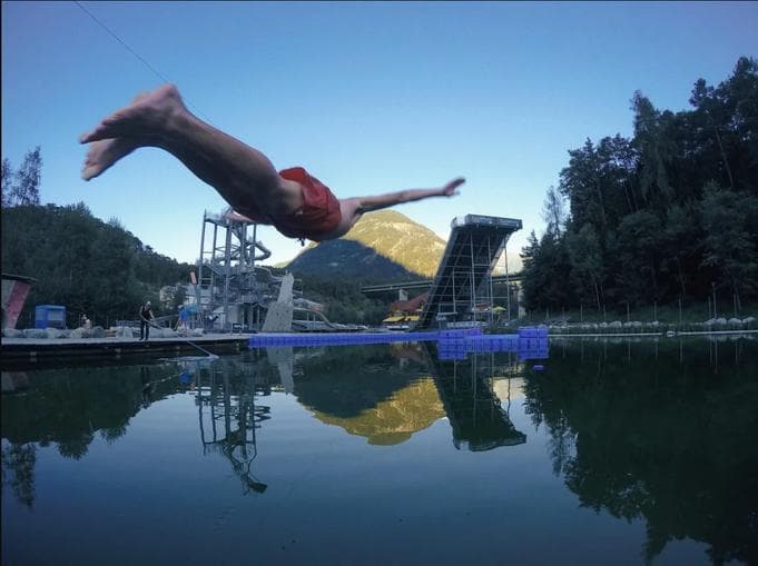 Sunset 47 – Swim & Party