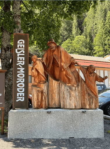 Rundgang durch die Schnitz- und Bildhauerschule Geisler-Moroder