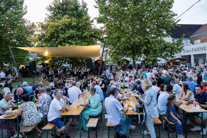 Red Summer Wine Festival in Neckenmarkt