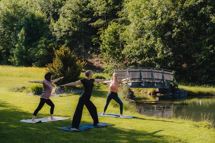 Abend-Pilates am Wasser ERLEBEN