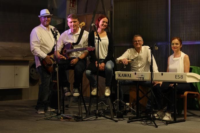 The Hotspots live