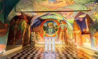 Führung in der Kapelle von Ernst Fuchs