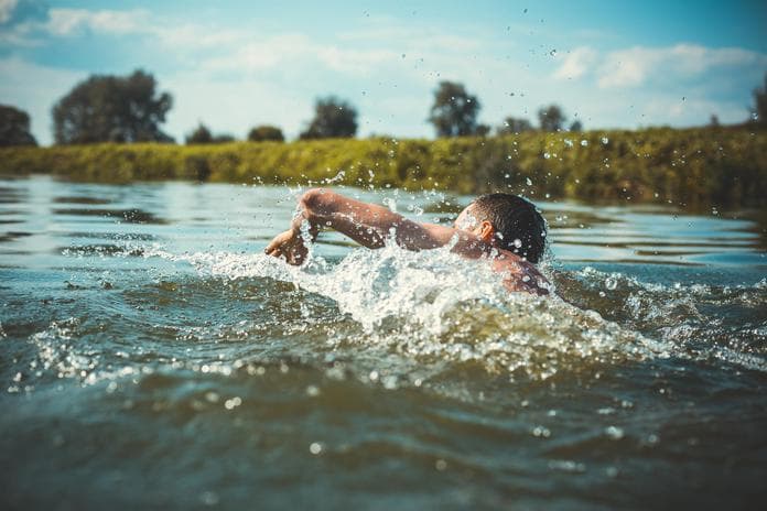 Schwimm dich fit | Techniktraining mit Schwimmtrainer:in