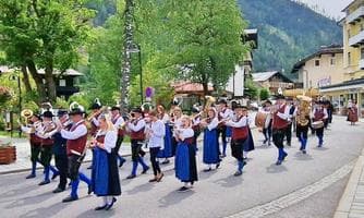 Dämmerschoppen am Dorfplatz & Sonnwendfeier