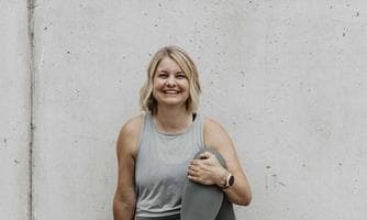 easy morning yoga flow zum Muttertag