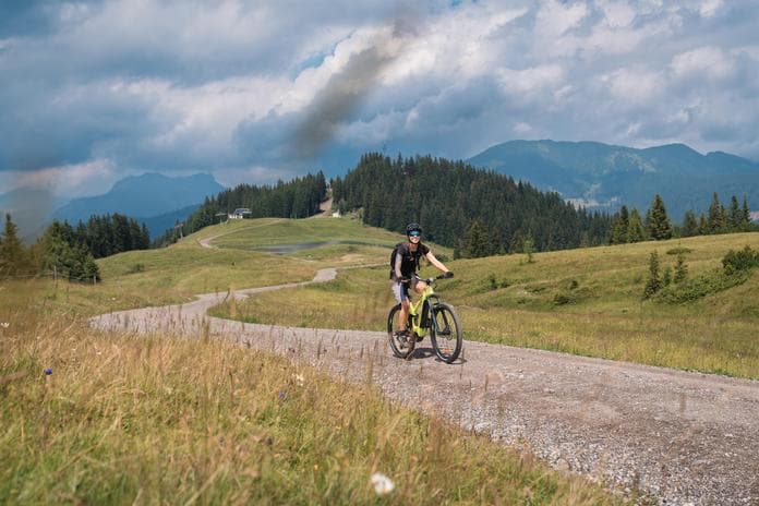 Geführte E-Bike Tour "3-Länder/Gänge Menü Runde auf der Steinplatte"