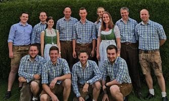 Konzert Nullacht17er mit Bauernmarkt und Auftritte der Schuhplattler