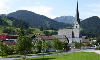 Fronleichnam Prozession mit Kirchenchor