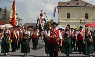 Samsonumzug mit der Trachtenmusikkapelle Mariapfarr