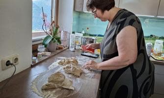 Brotbacken mit Karin