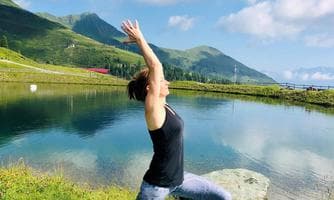 Yoga am Berg