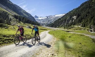 t dem "E-Bike" auf traumhafter Entdeckungstour zur Baumgartenalm