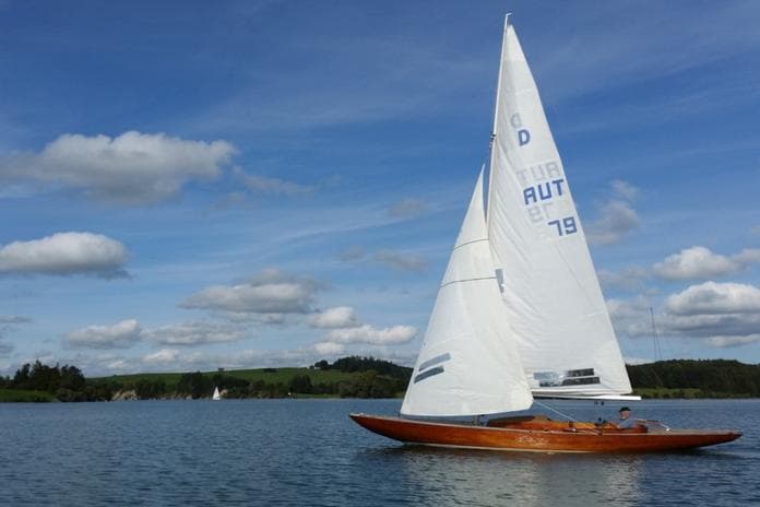Mitsegel-Ausfahrt auf dem Forggensee