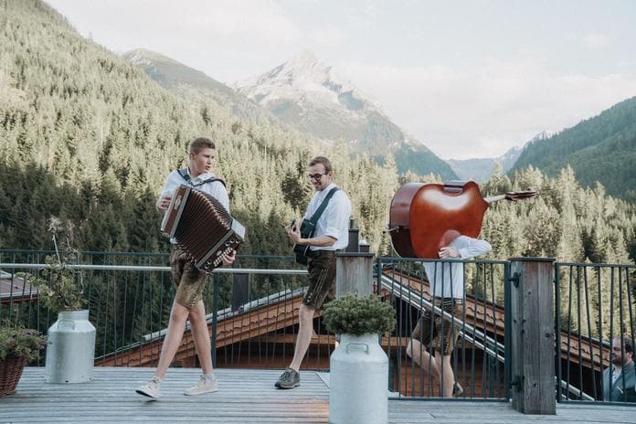 Live-Musik mit "Die Longalatn"