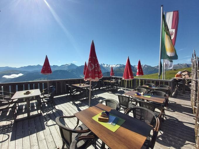 Almabtriebs-Frühschoppen mit den Longalatn auf der Latschenalm