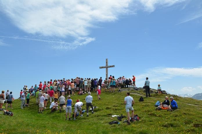 Traditionelle Gipfelmesse am Isskogel in Gerlos