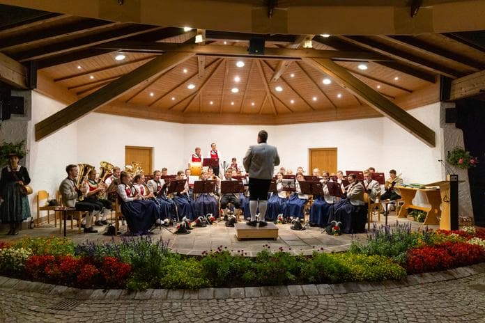 Platzkonzert der Bundesmusikkapelle Ramsau