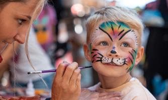 Kinderfest-Finale mit "Bluatschink"