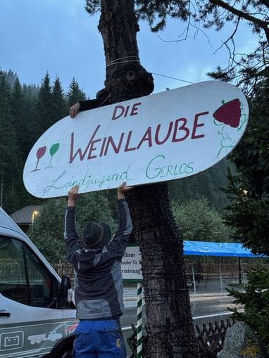 Weinlaube beim Almabtrieb