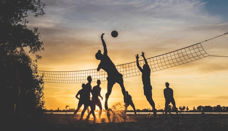 Beach Volleyball Spielerinnen bei einem Turnier