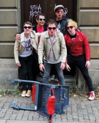 CYANIDE PILLS (UK) / LOVABLE LOSERS
