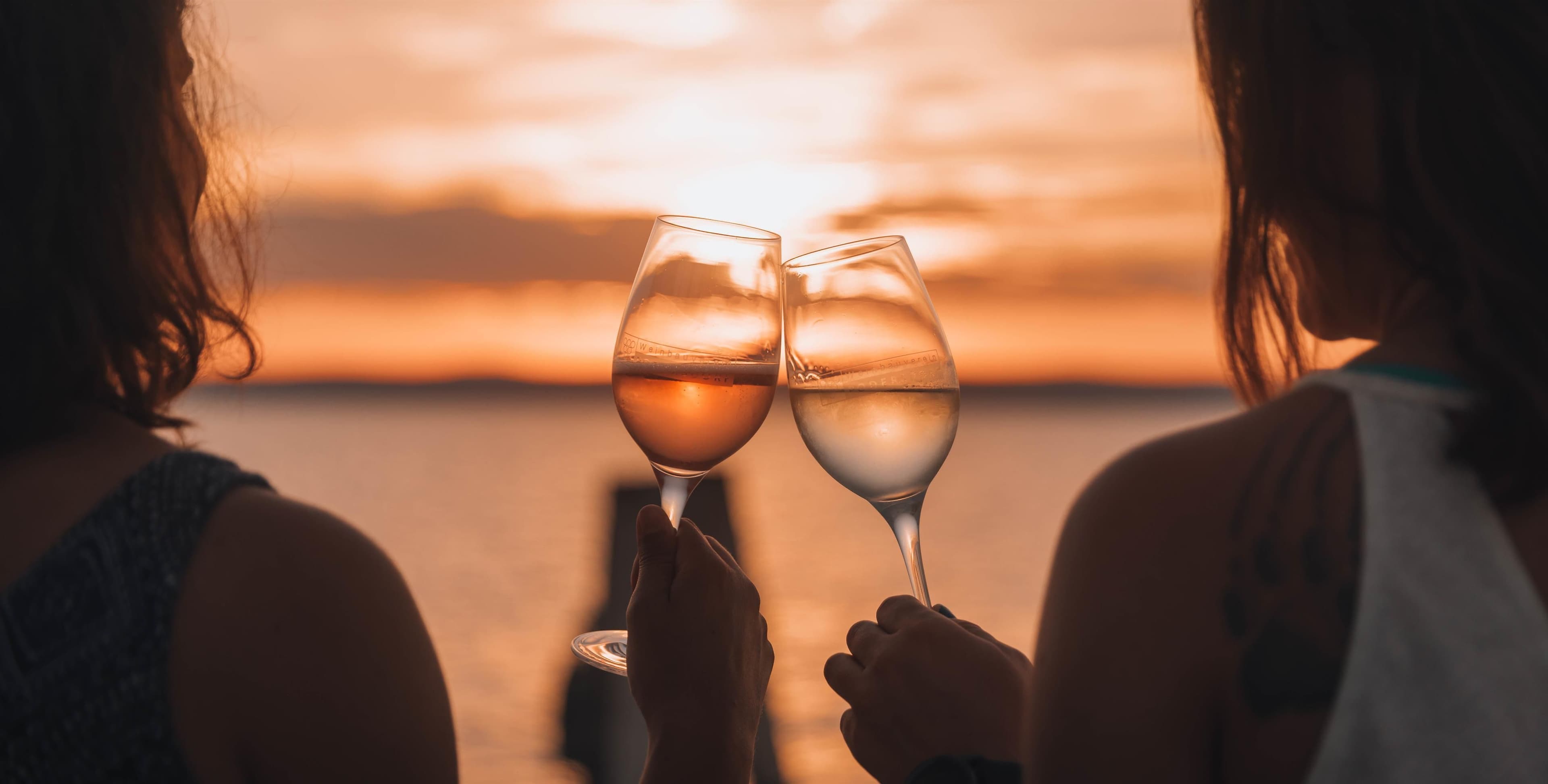 Sonn Wein Folk