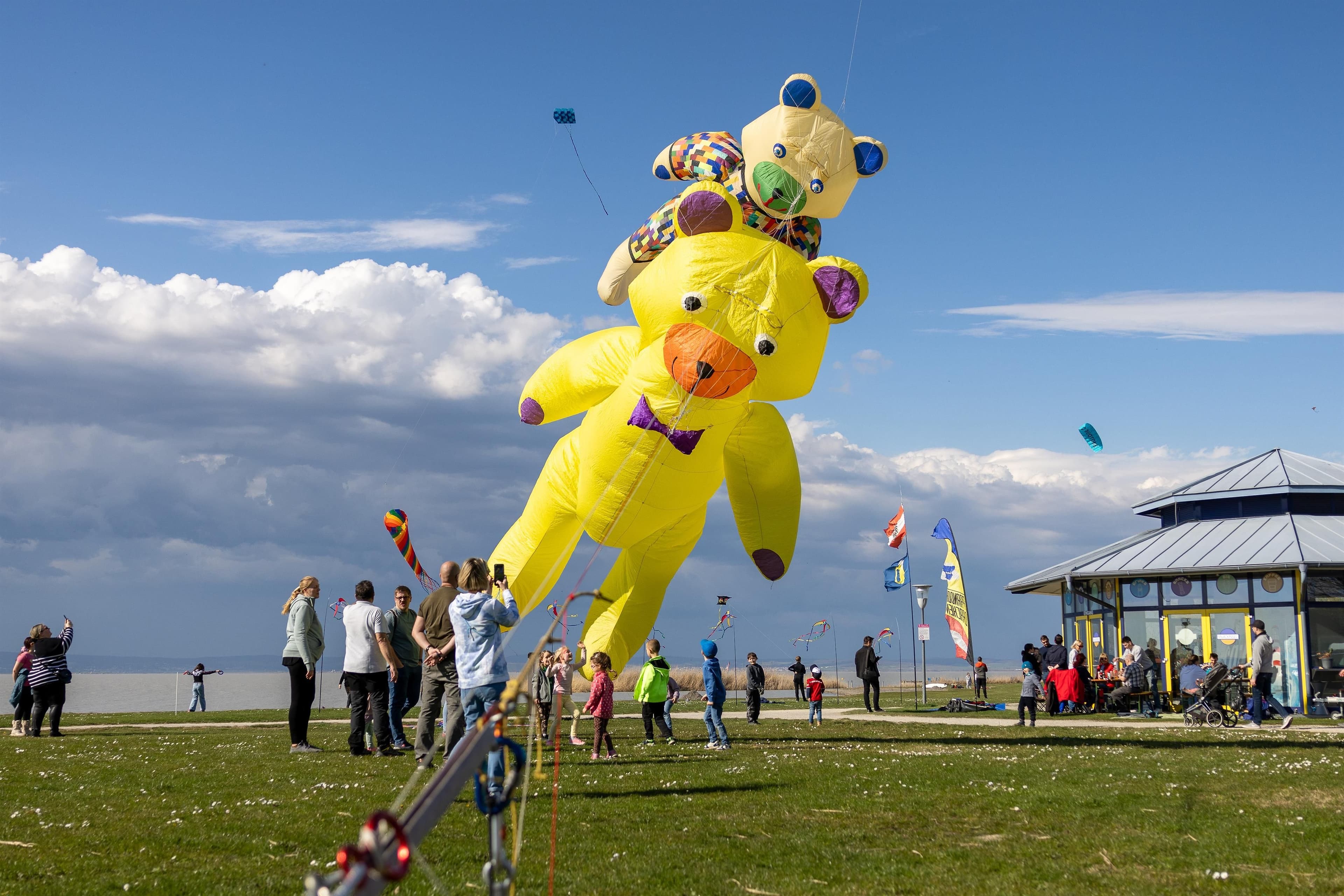 PODOplay Herbst-Events: Familien-Drachen-Steigen