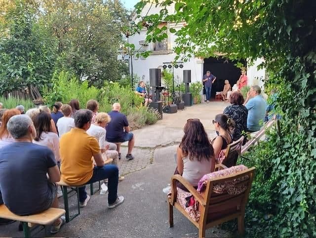 Hofkonzert mit "Stromlos"