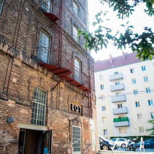 Event
Party
Mit Zuckerbrot und Peitsche
Moosbrugger
Mi 24.6.,
21:00 Uhr
Tanzcafé Jenseits, 1060 Wien