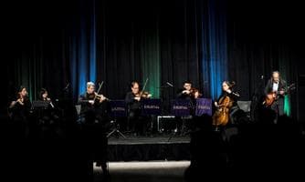 Streichquartett trifft E-Gitarre