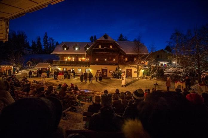 Brandluckner Adventmarkt beim Huab'n Theater