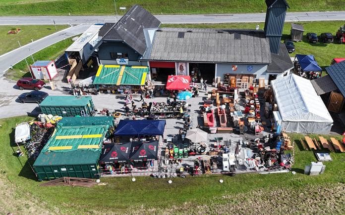 Biergarten mit Fetzenmarkt der FF Kainisch