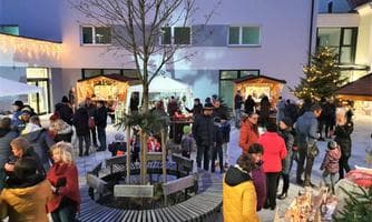 Advent am Dorfplatz in Strallegg
