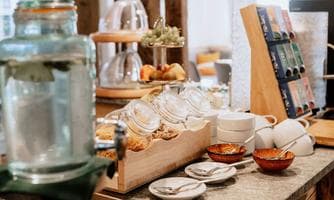 Dein Frühstückstreff im Das Schutzhaus am hohen Camper