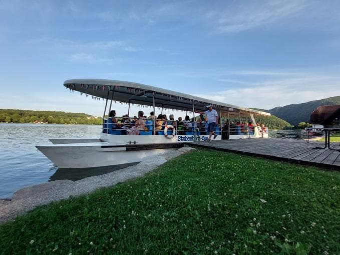 Literaturschiff am Stubenbergsee