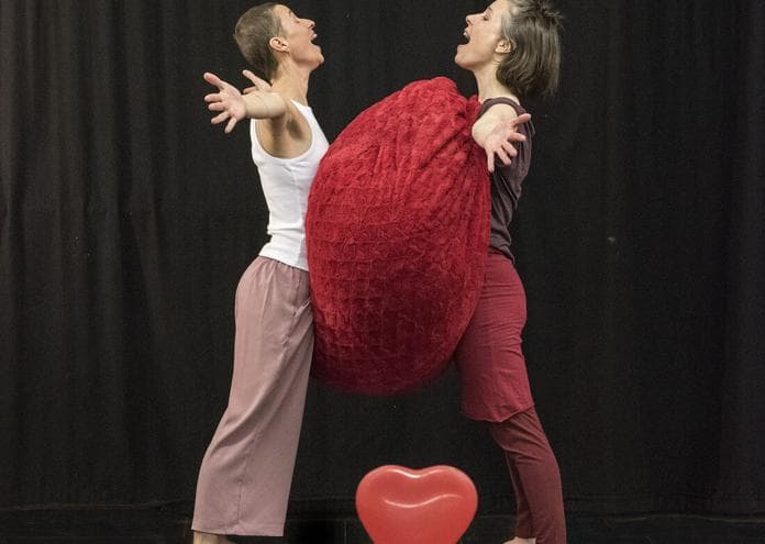 Workshop und Tanztheater von Ella Schwerelos in Fehring