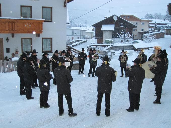 Silvesterspielen der Musikkapelle Roppen