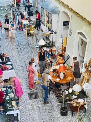Der schräge Vintage Markt in der Traungasse