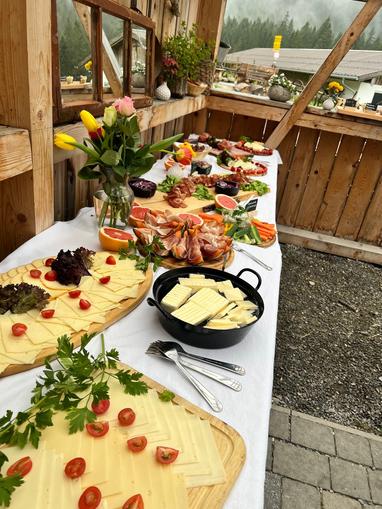 Almfrühstück auf der Vilser Alm