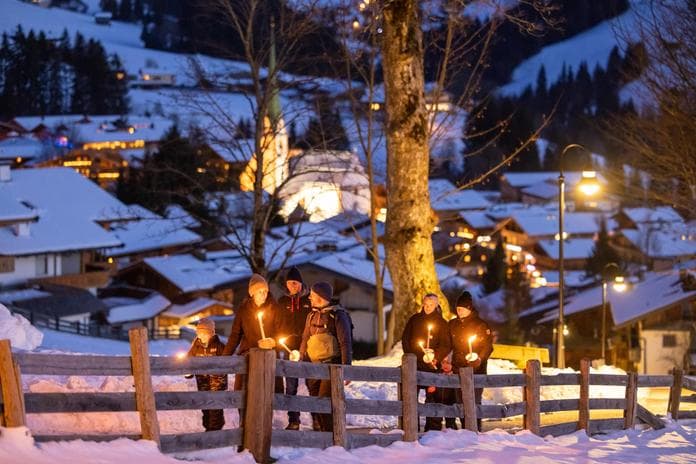 Romantische Fackelwanderung