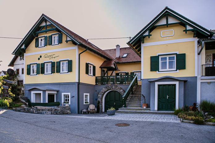 WEINFEST AM BERG