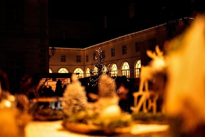 Adventmarkt im Schlosspark Lockenhaus