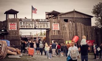 Saisoneröffnung im Lucky Town