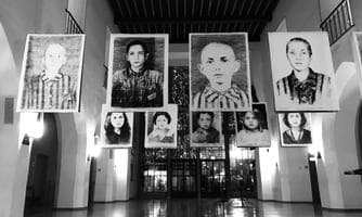 Ausstellungseröffnung mit Buchpräsentation | „Zeichnen gegen das Vergessen“